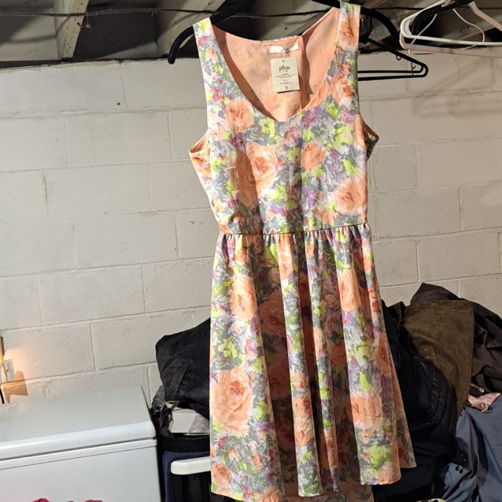 Bush Nwt peach and blue open back dress pitaya medium